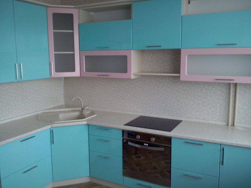 голубая угловая кухня в Костроме