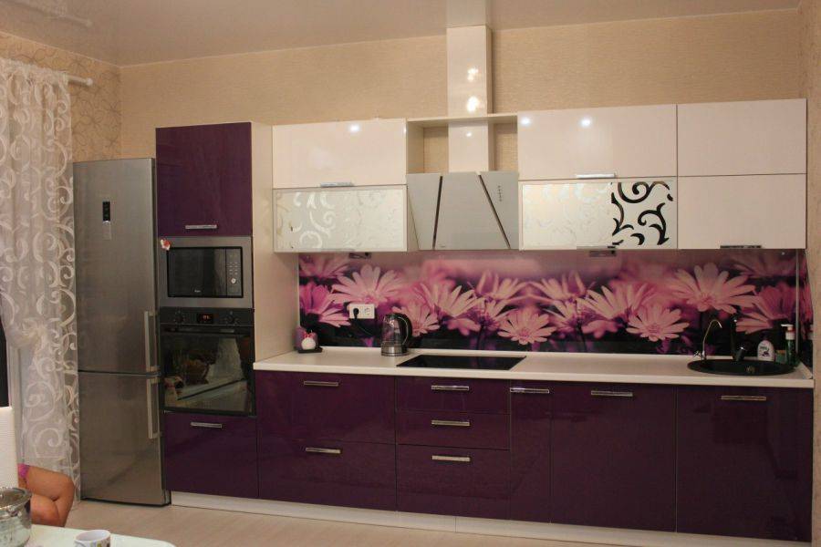 вместительная прямая кухня в Костроме