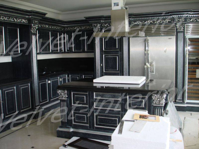 угловая кухня с островом в Костроме