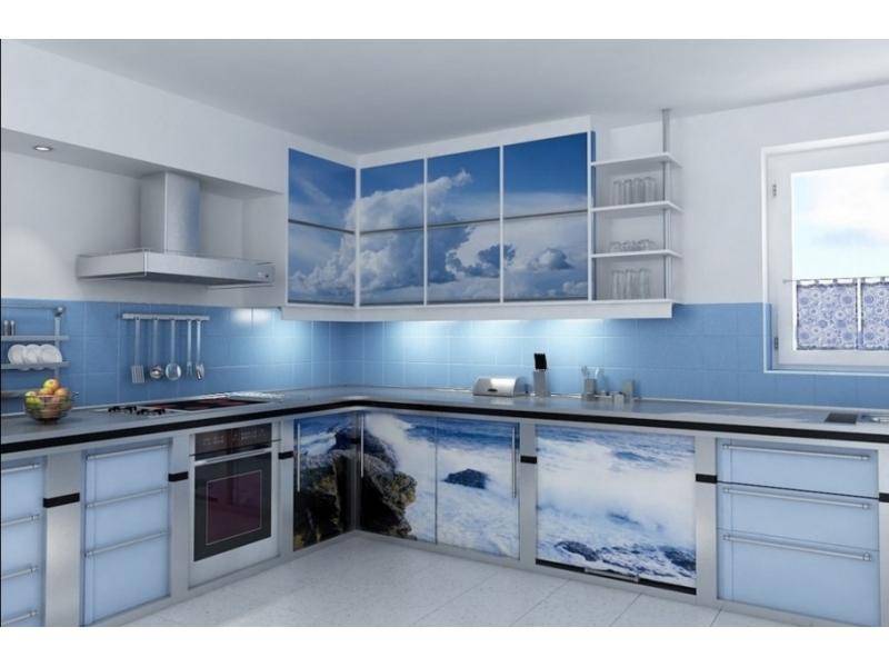 красивая угловая кухня с фотопечатью в Костроме