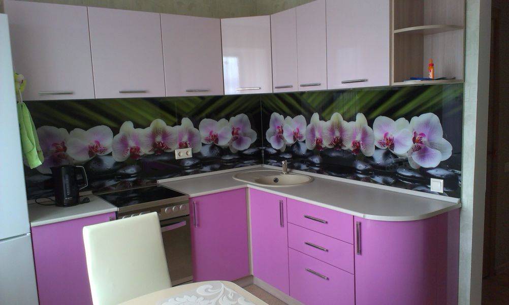 угловая фиалковая кухня в Костроме