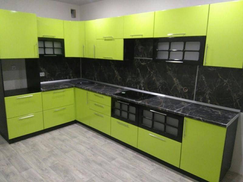 зеленый кухонный гарнитур в Костроме