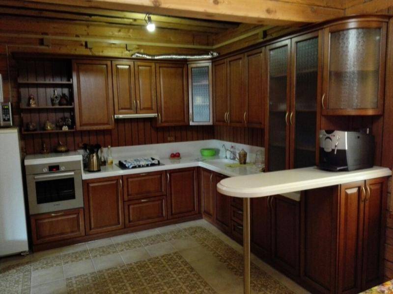 угловая классическая кухня в Костроме
