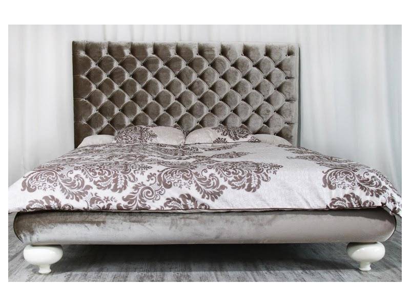 кровать с высоким изголовьем grande letto в Костроме