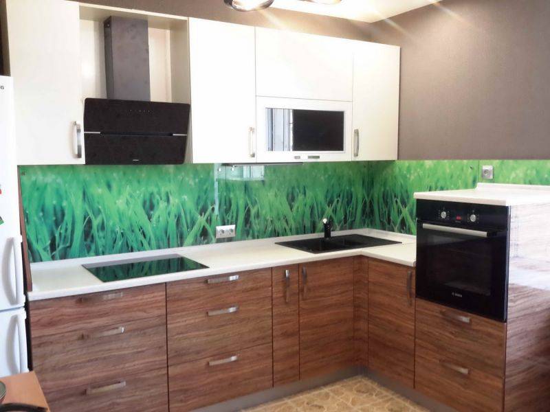 угловая кухня современная в Костроме