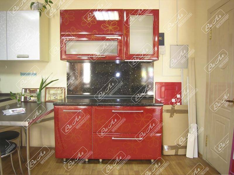 кухня красная с цветами в Костроме