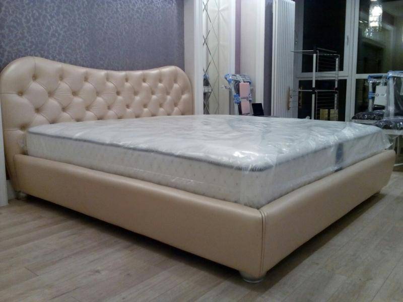 двуспальная кровать в Костроме