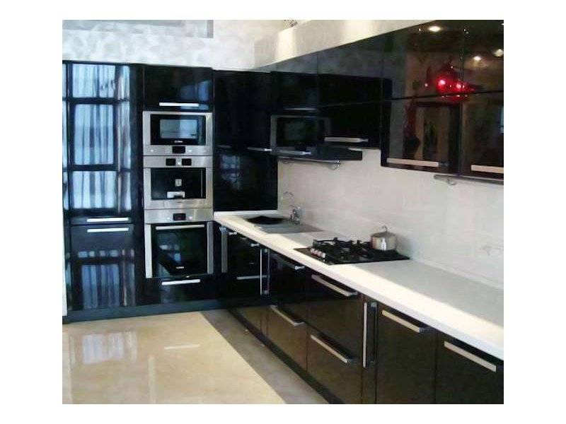 угловая кухня черный глянец в Костроме