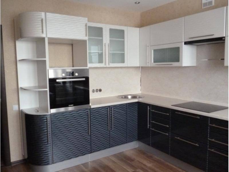 угловая кухня с фрезеровкой 3д в Костроме