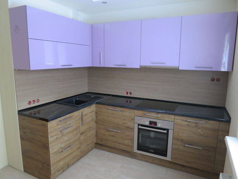 угловая кухня в современном стиле сирень в Костроме