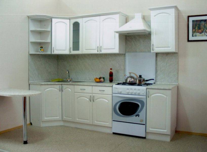 угловая белая кухня в Костроме