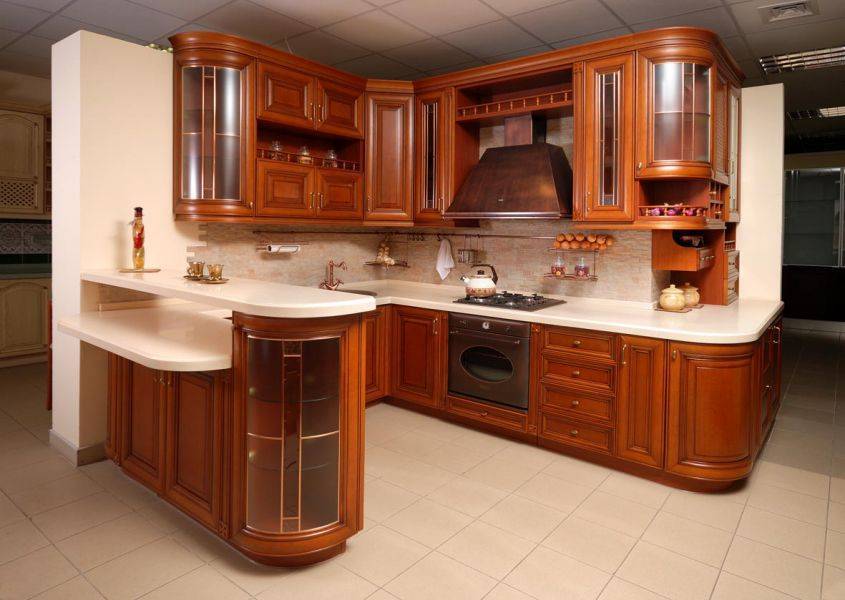 угловая кухня классика в Костроме