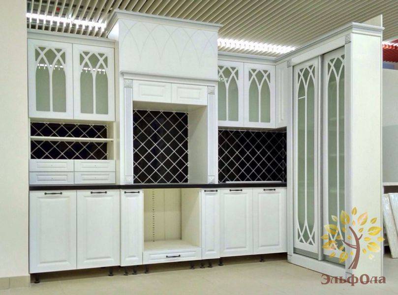 угловая кухня со шкафом в Костроме