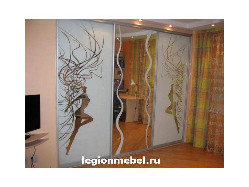 шкаф с матовыми стеклами в Костроме