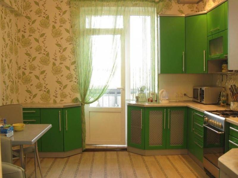 угловая зеленая кухня в Костроме