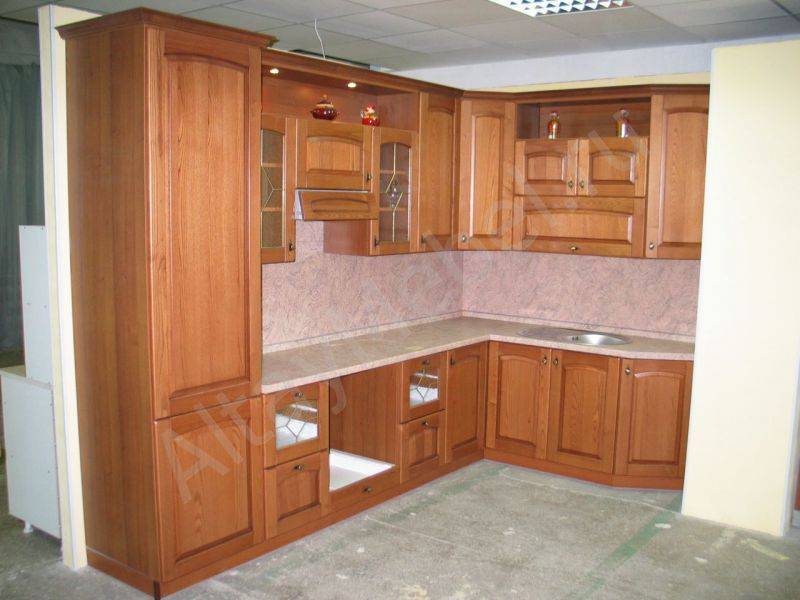 большая угловая кухня в Костроме