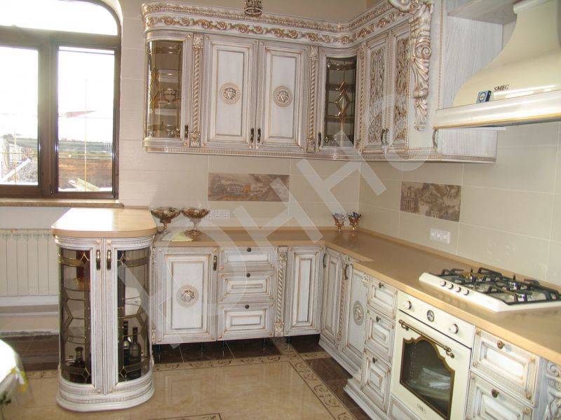 угловой кухонный гарнитур с барной стойкой в Костроме