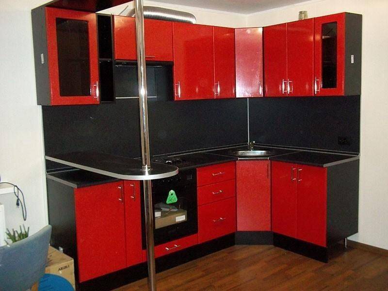 угловая красная кухня в Костроме