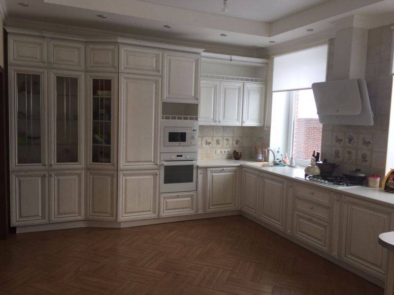 классическая белая кухня в Костроме
