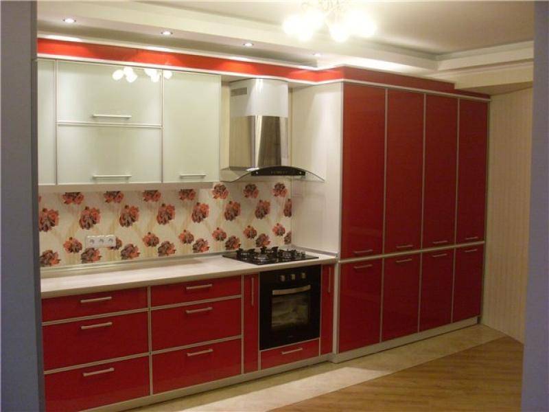 современная прямая кухня в Костроме