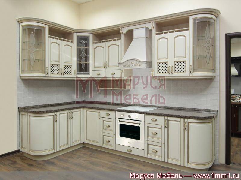 кухня угловая классика массив в Костроме