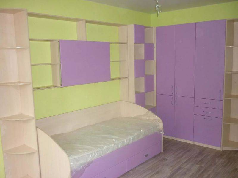фиолетовая стенка в детскую в Костроме