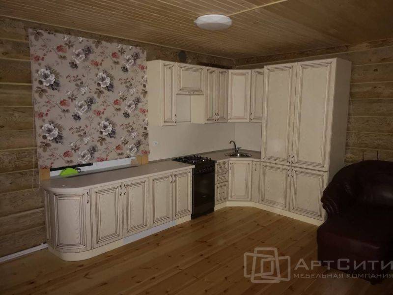 угловая кухня с патиной в Костроме