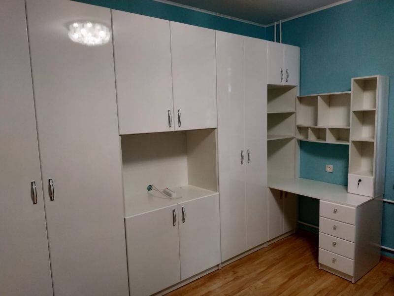 стенка с уголком для школьника в Костроме