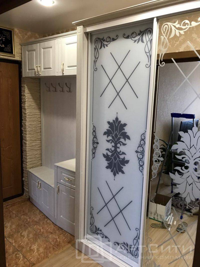 светлая прихожая в Костроме