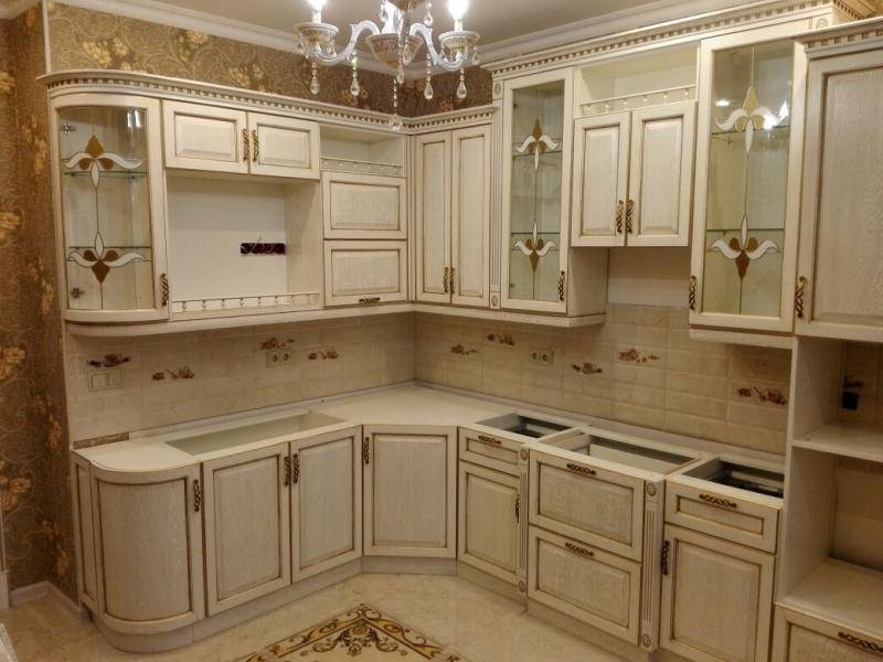 угловая кухня классическая в Костроме