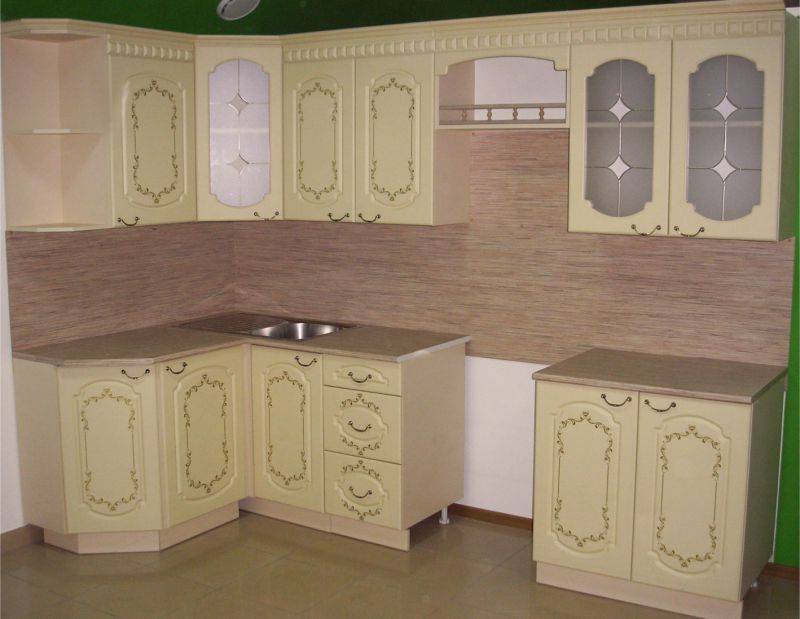 угловая кухня с витражом венеция в Костроме