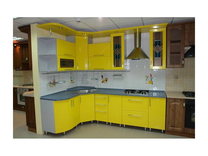 желтая угловая кухня 15 в Костроме
