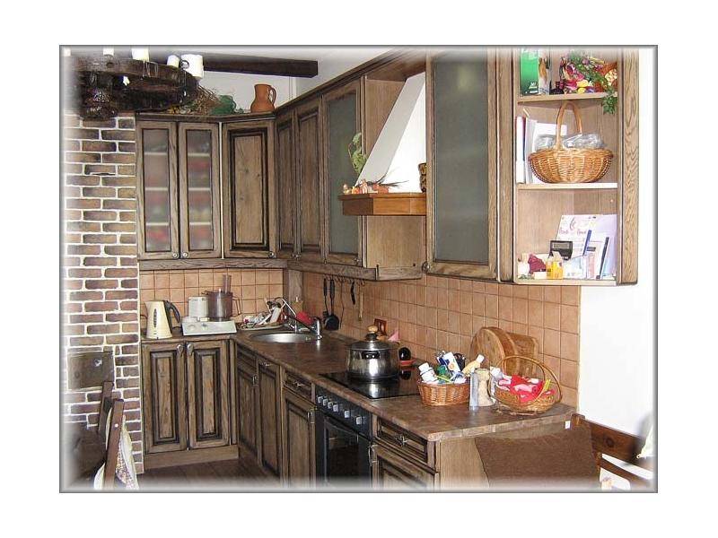угловая классическая кухня в Костроме