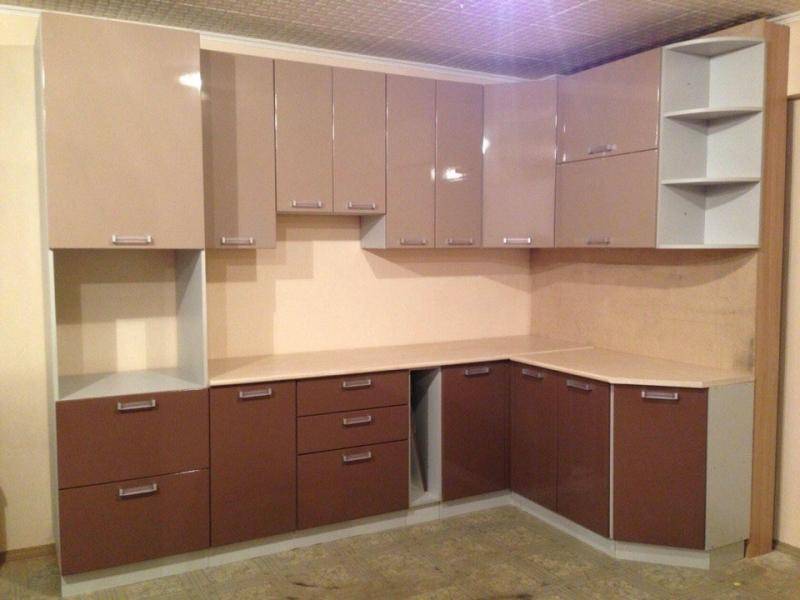 удобный кухонный гарнитур в Костроме