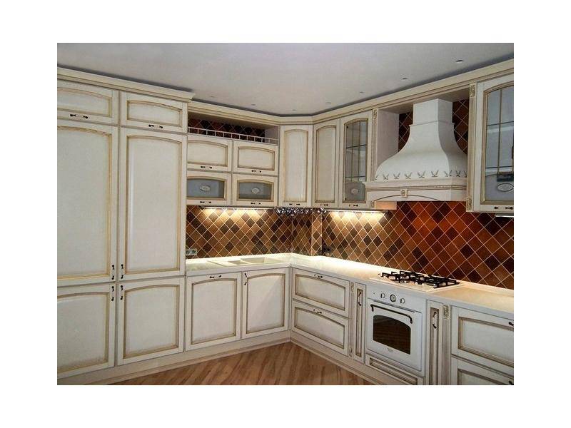 большая угловая кухня в Костроме