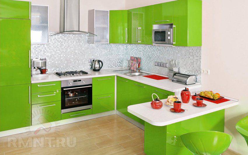 кухня 17 из пластика с барной стойкой в Костроме