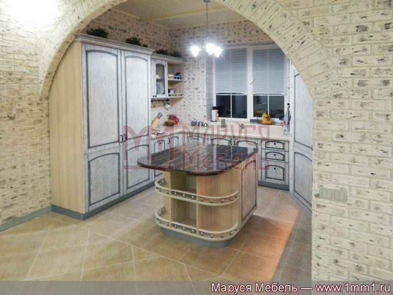 кухня угловая белая с патиной в Костроме