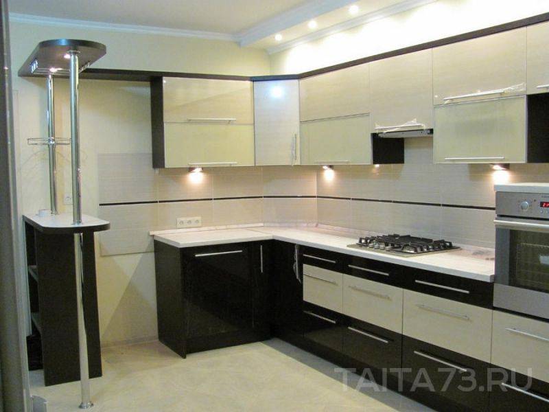 стильная комбинированная кухня в Костроме