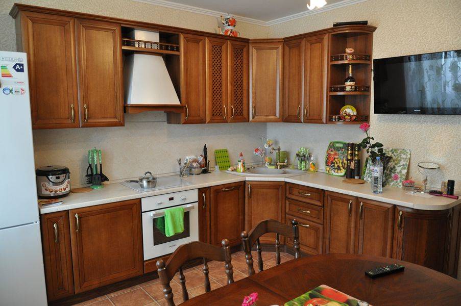 кухня с фасадом из массива ясеня т516 в Костроме