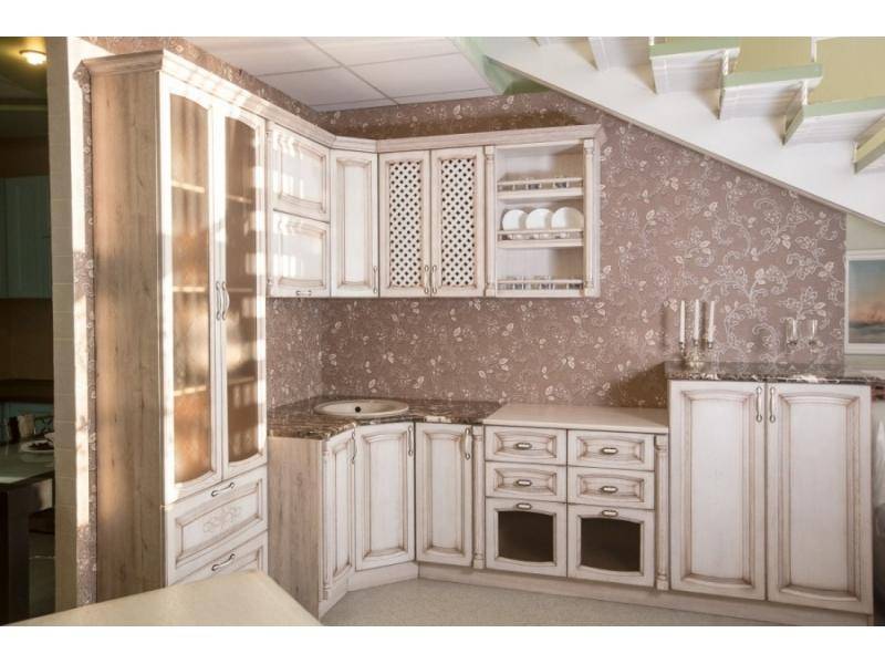 кухня из массива дуба белёный с патиной орех в Костроме