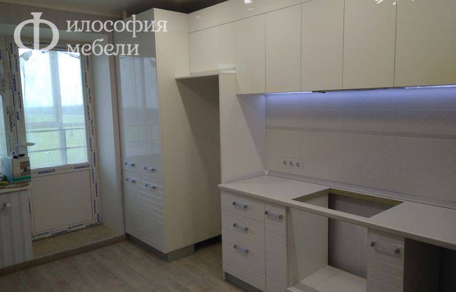 светлая кухня №35 в Костроме