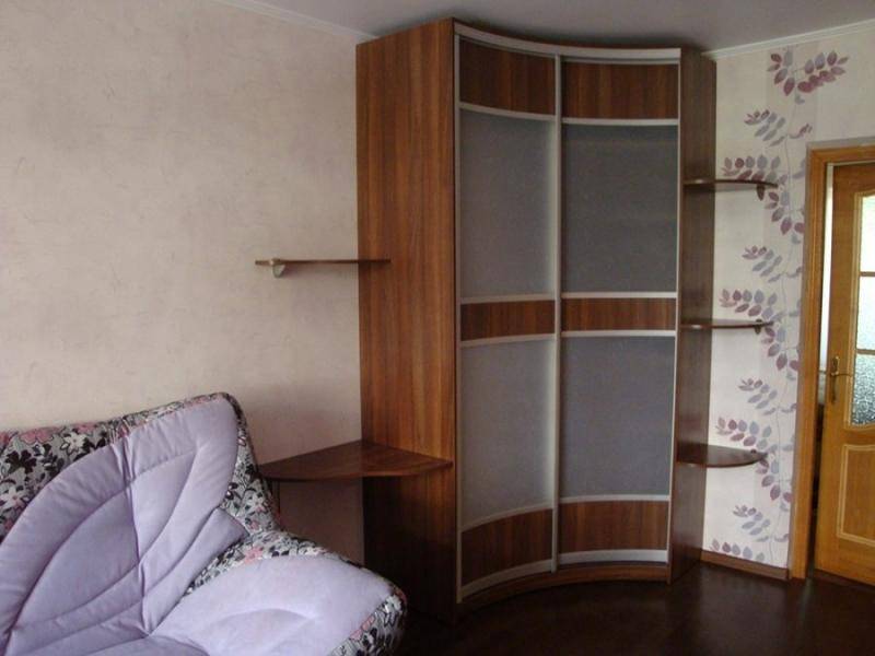 встроенный угловой радиусный шкаф в Костроме