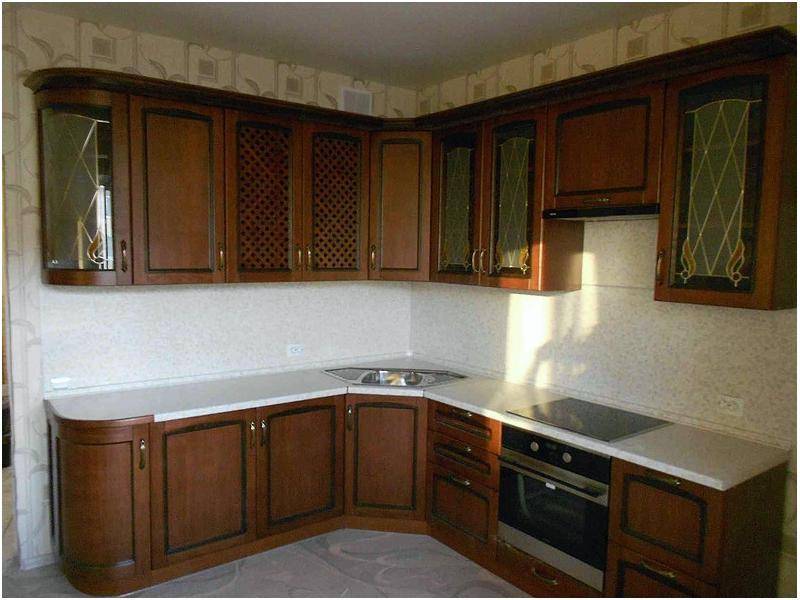 угловая кухня классика в Костроме