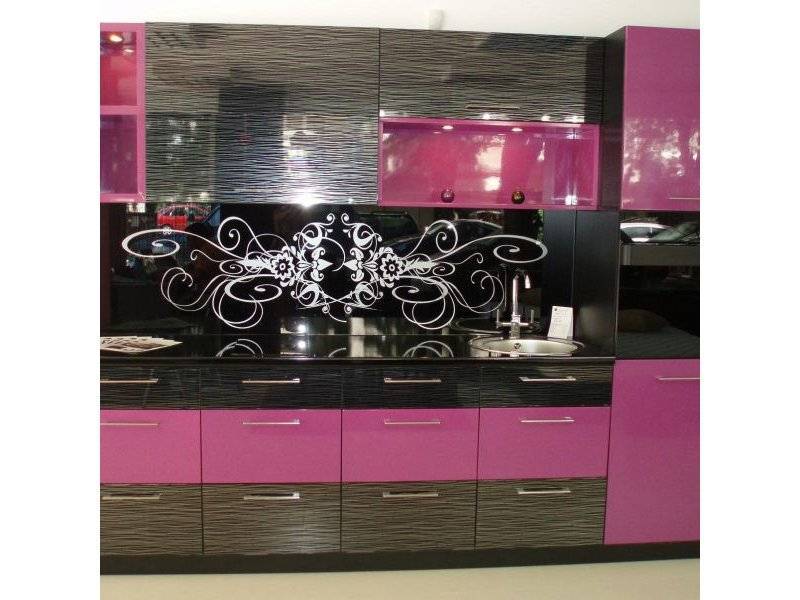 современная кухня страйп малина в Костроме